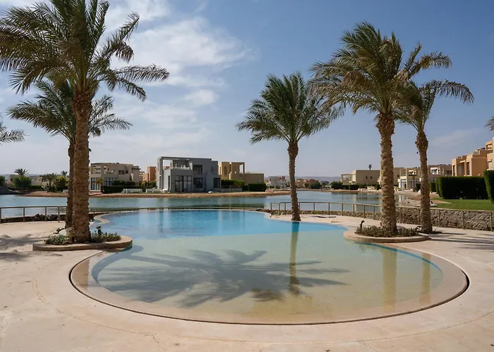 Luxury 3br Townhouse, Tawila, El Gouna, Lagoon & Pool Access Villa